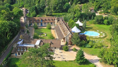 Helikopter kiralama : Abbaye des Vaux de Cernay – Vallée de Chevreuse