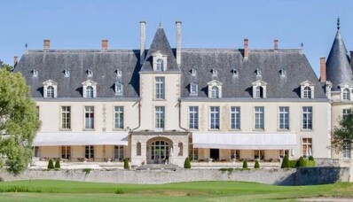 Fontainebleau yakınlarındaki Château D’Augerville için Helikopter Kiralama