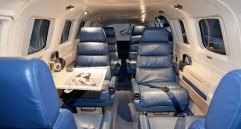 CESSNA 2 CONQUEST-2 cabine intérieur