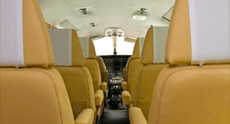 location de jet privé, intérieur CESSNA 406, sièges en cuir tan