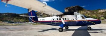 **location jet privé, petit avion bleu au décolleté**