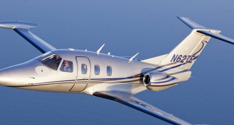 Eclipse 500, siège intérieur en cuir beige