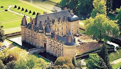 Château D’Esclimont için helikopter kiralayın ve Tour de Paris’in üstünden uçun
