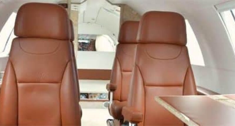 .location jet privé MERLIN 300, intérieur sièges marron