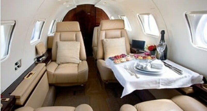 location de jet privé - Intérieur luxueux SABRELINER 65
