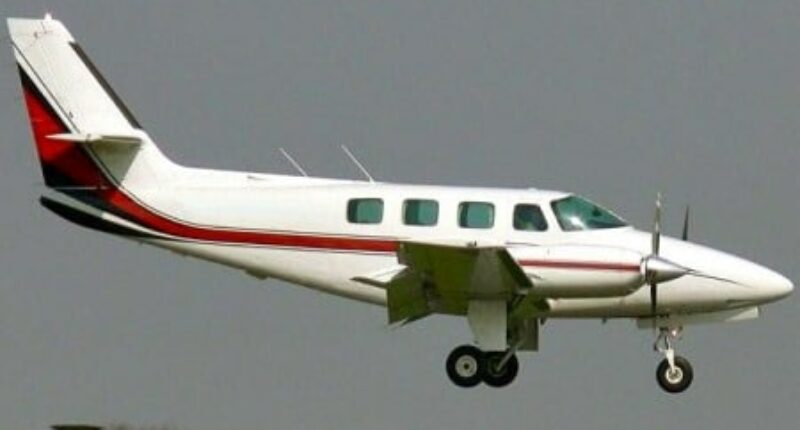 location de jet privé : Cockpit avion Cessna 303 Crusader