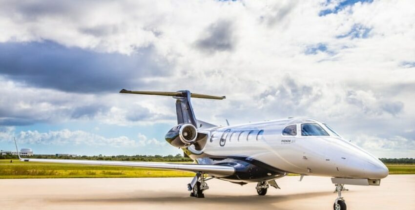PHENOM 300 sur la piste