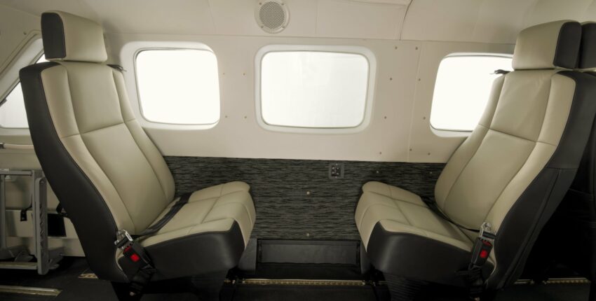 208 Caravan interieur
