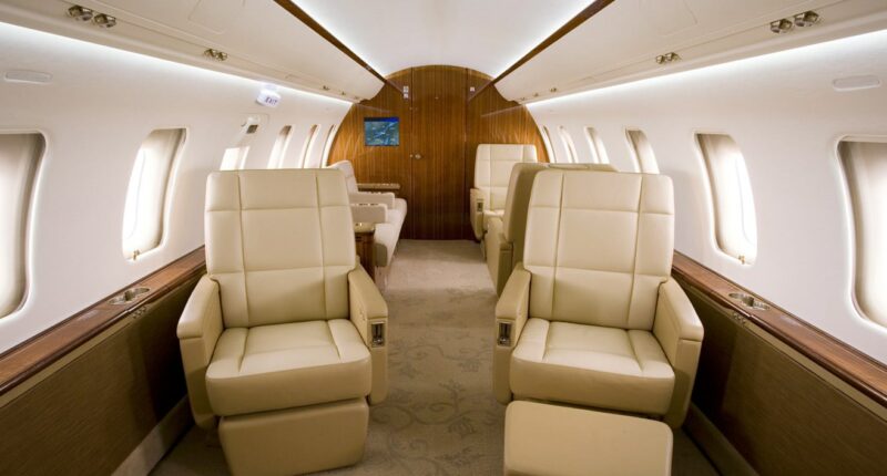 Jet privé Bombardier Challenger 605 intérieur