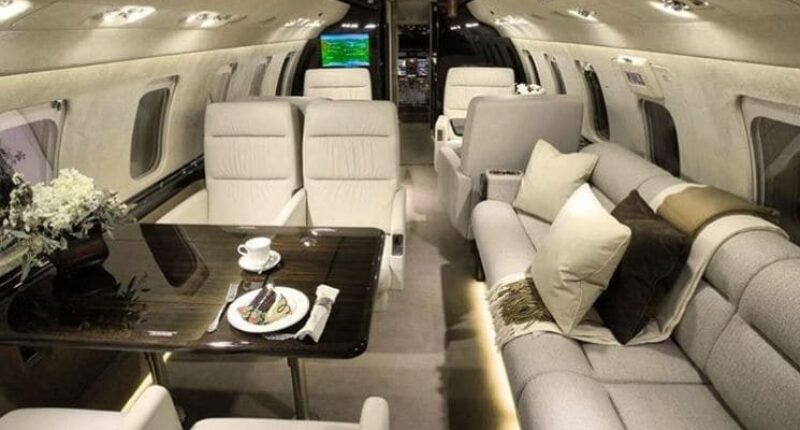 Cabine intérieure jet privé Challenger 850