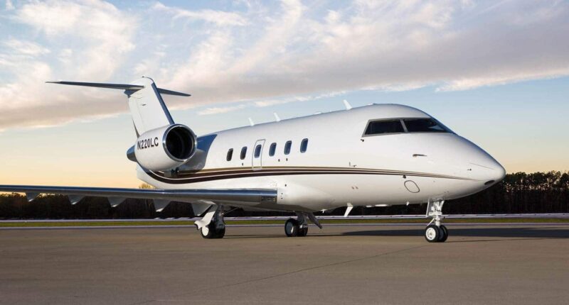 Location de jet privé : intérieur luxueux CHALLENGER 601.