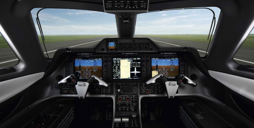 Phenom 100 cockpit