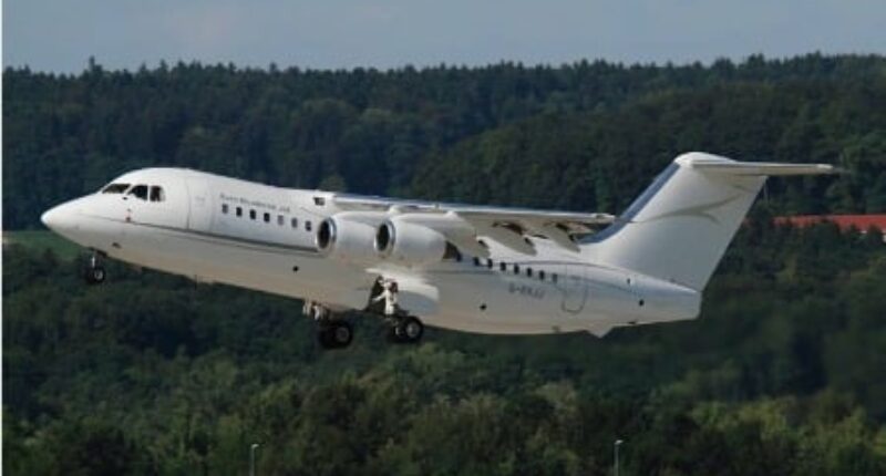 location de jet privé, intérieur Avro RJ 85 beige