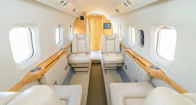 Intérieur luxueux cabine Astra - location de jet privé.