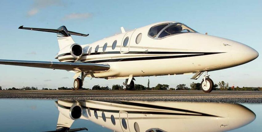 location de jet privé : BEechjet 400 sur le tarmac