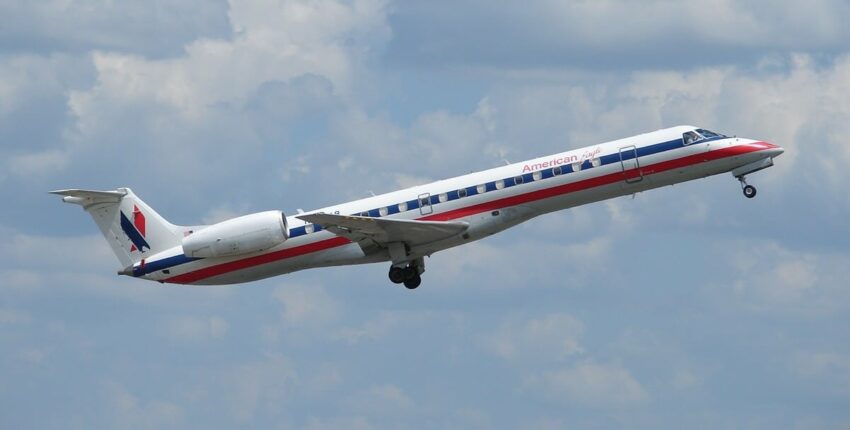 Embraer ERJ 145 en vol
