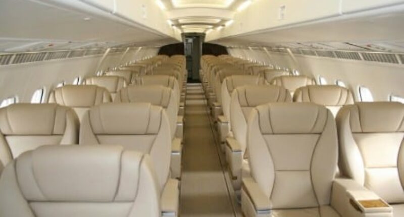 location de jet privé, intérieur Avro RJ 85 beige
