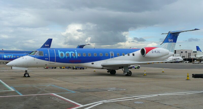 Embraer ERJ 135 sur la piste