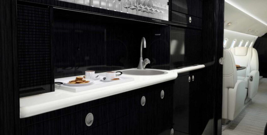 Legacy 650 cuisine