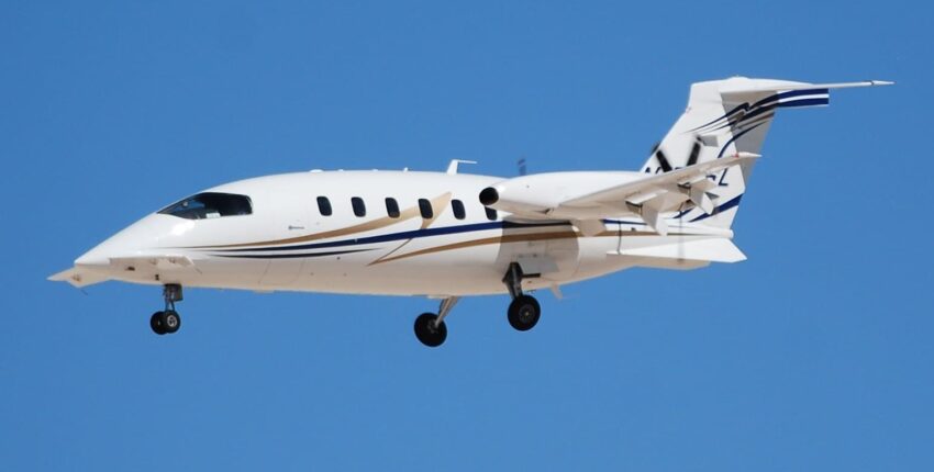 Piaggio avanti P180 en vol