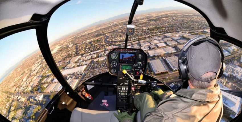 Hélicoptère Robinson R22 vue depuis le cockpit