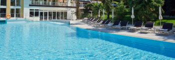 Merano - Dolomites : extérieur hôtel piscine, bâtiments.