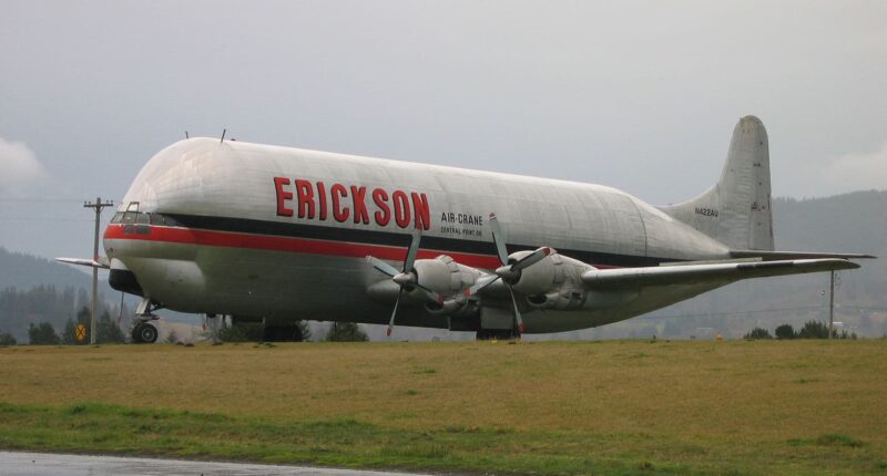Avion cargo Mini Guppy