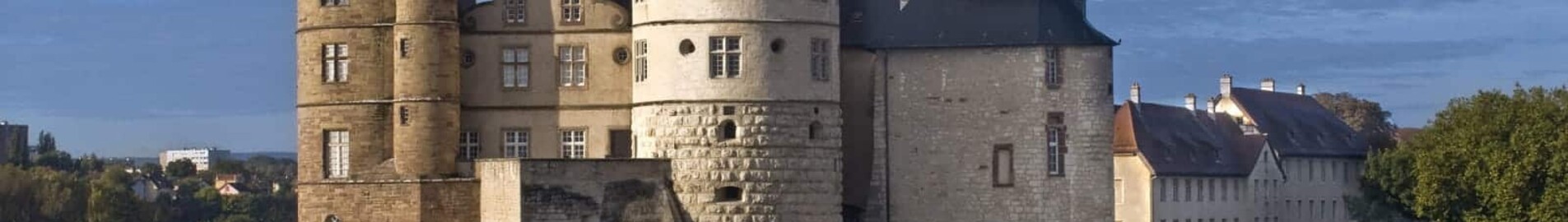 Montbeliard Courcelles: özel jet kiralama 