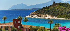 Marina di Campo havalimanından özel jet kiralayın