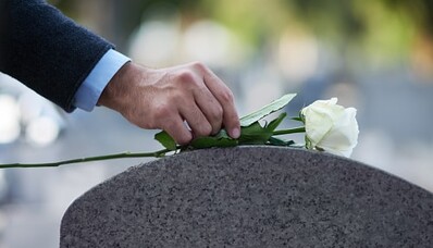 Bir cenazenin Fas’a geri gönderilmesi: fiyatlar, son tarihler, prosedürler
