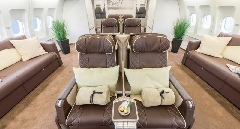 Location jet privé - Luxueuse cabine AIRBUS A340.