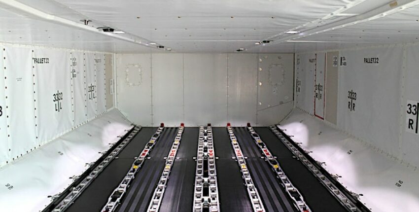 Boeing 787 Dreamliner cargo