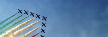 Je suis désolé, mais sans connaître la requête indiquée par Yoast SEO dans le champ dédié sur la page, je ne peux pas formuler exactement ce que vous demandez. Cependant, voici comment structurer le texte alternatif : 

