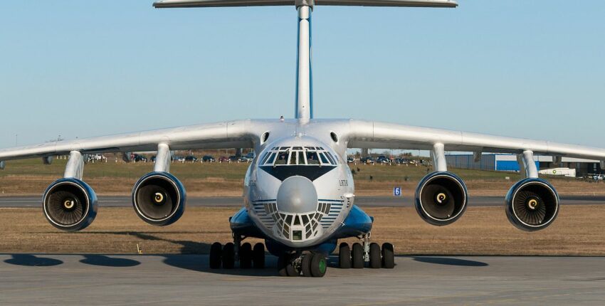 Ilyushin IL-76 TD exterieur