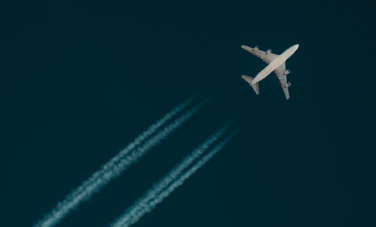 avion dans le ciel