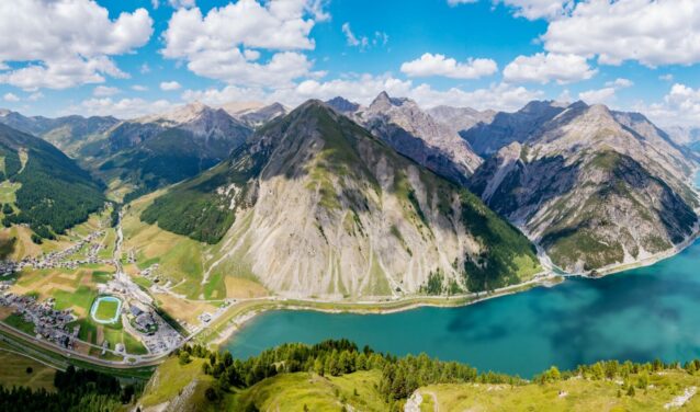 Livigno,,Italy,,Panoramic,Aerial,View,Of,The,Lake,And,Valley