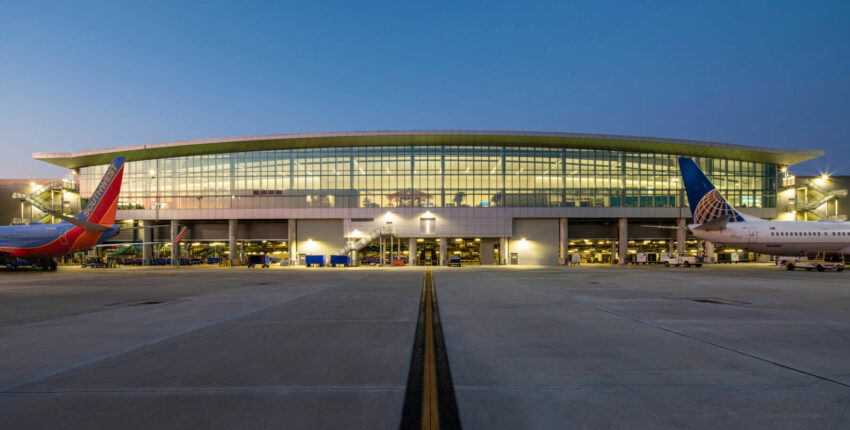 40447 fort lauderdale airport terminal exterior 1800